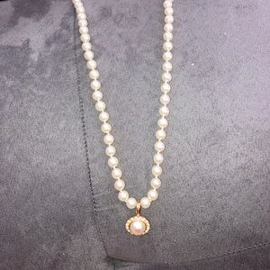 Vintage pearl necklace